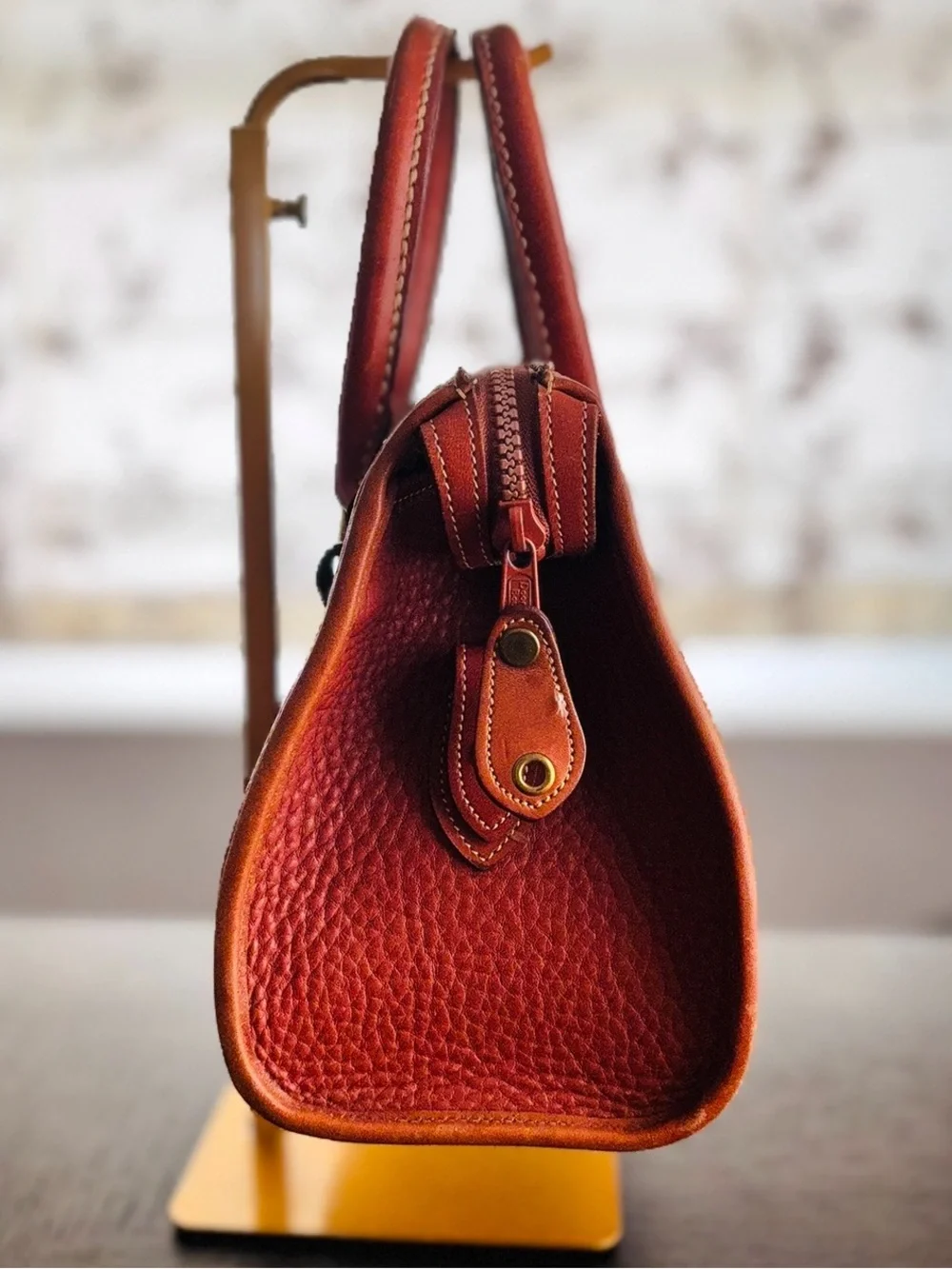 Dooney & Bourke classic vintage